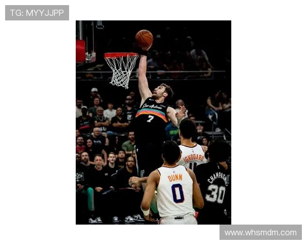 卡梅隆托马斯第二节火力全开9投7中狂砍18分助力球队进攻大旗高扬